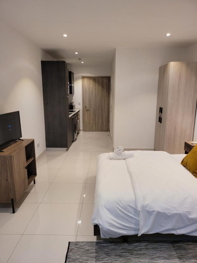 Rt Properties @ The Lennox Airport Residential Accra Eksteriør billede